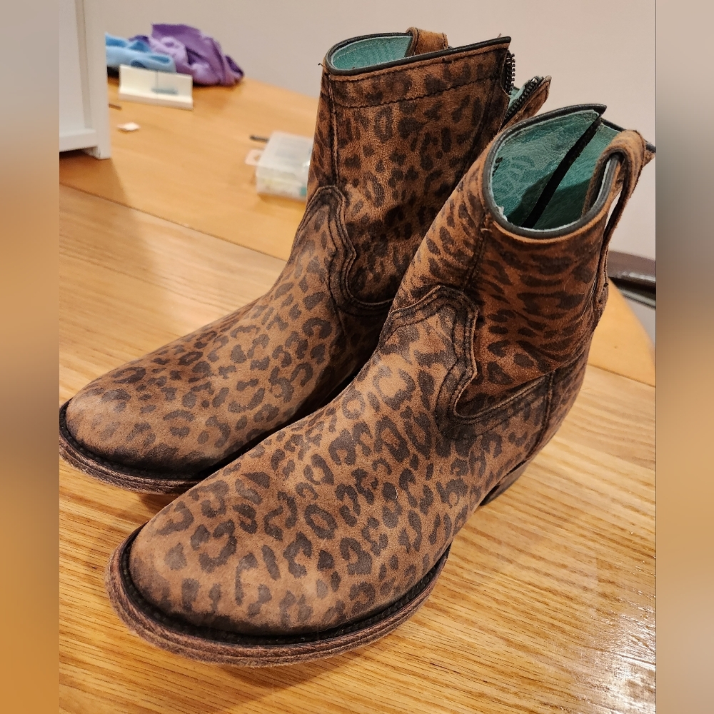 Corral boots 8